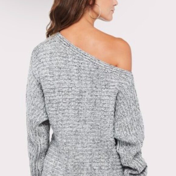 Anthropologie Sunday in Brooklyn Sarah Asymmetrical Sleeve Sweater Size Small - Picture 2 of 9